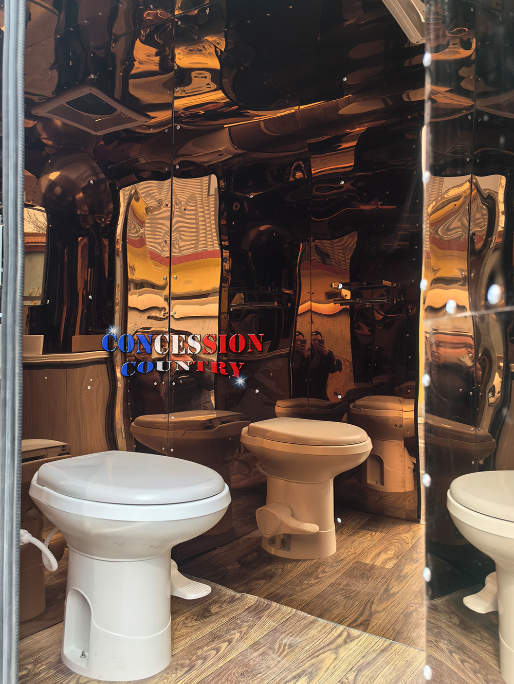 Airstream mobile toilet trailer to USA(图5)