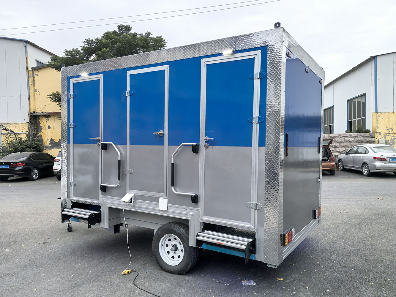 New finished toilet trailer