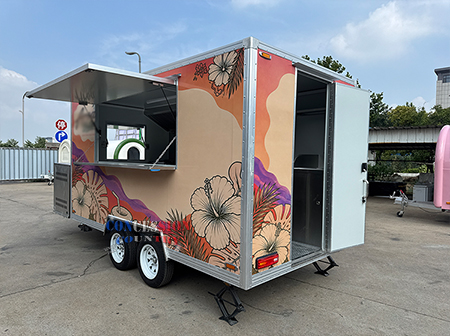 Custom food trailer with body wrap(图1)